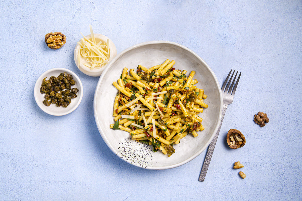 Dressing Sundried Tomato Pesto Gluten-Free - 2 x 3.78 L - Hellmans - Restaurant and Foodservice Ingredients - Canadian Distribution - Ships Free Within Canada on Orders Above CAD $199